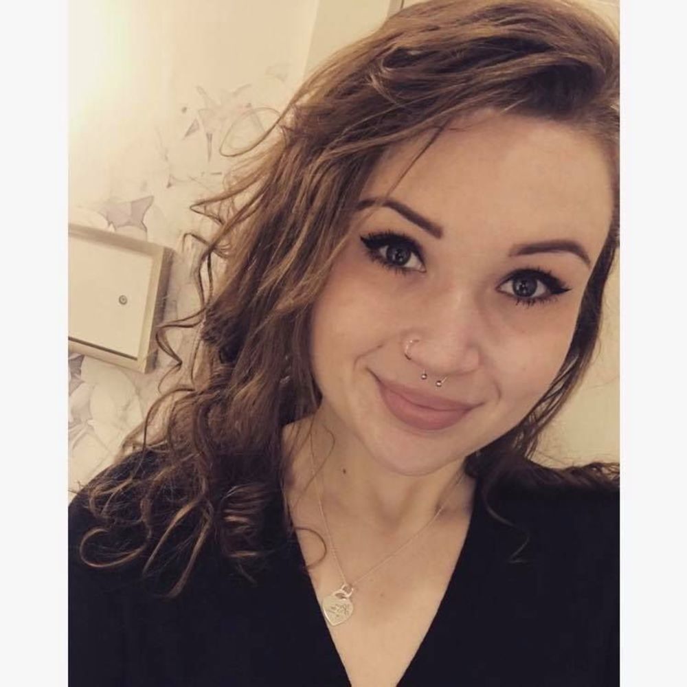 Meet your Posher, Brooke